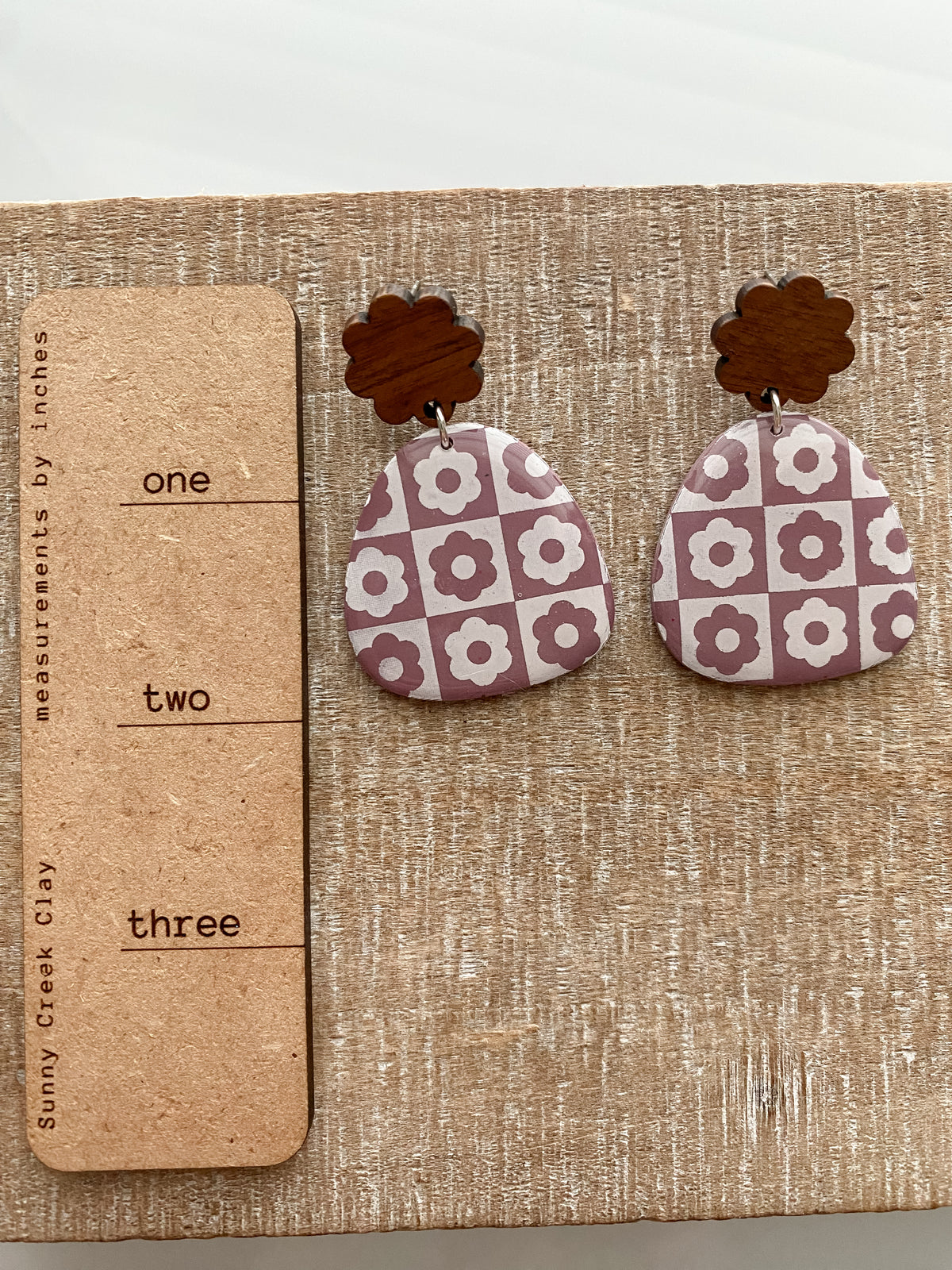 Mauve checkered flower earrings collection