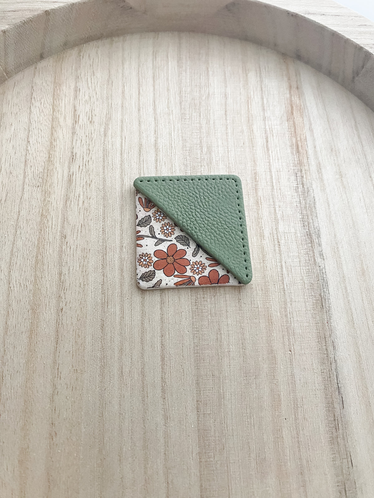 Corner bookmarks (multiple styles available)