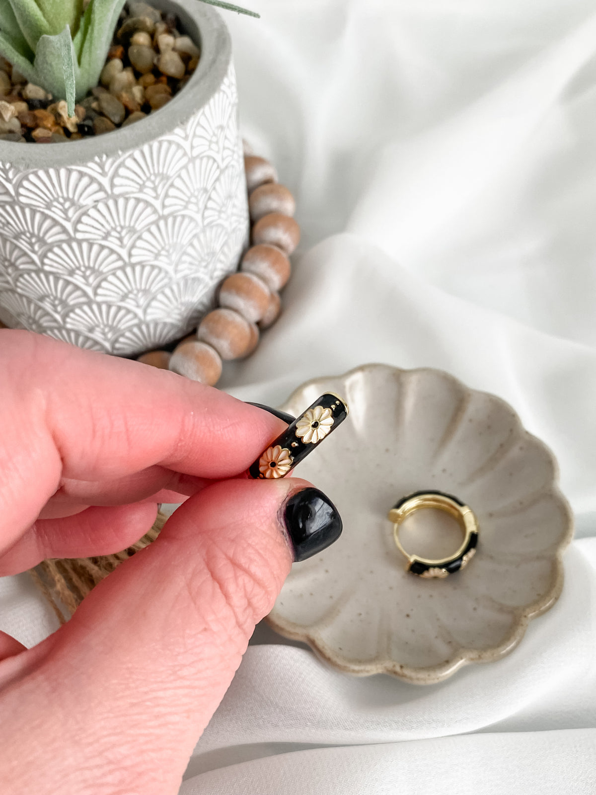 Black and Gold Daisy Huggies