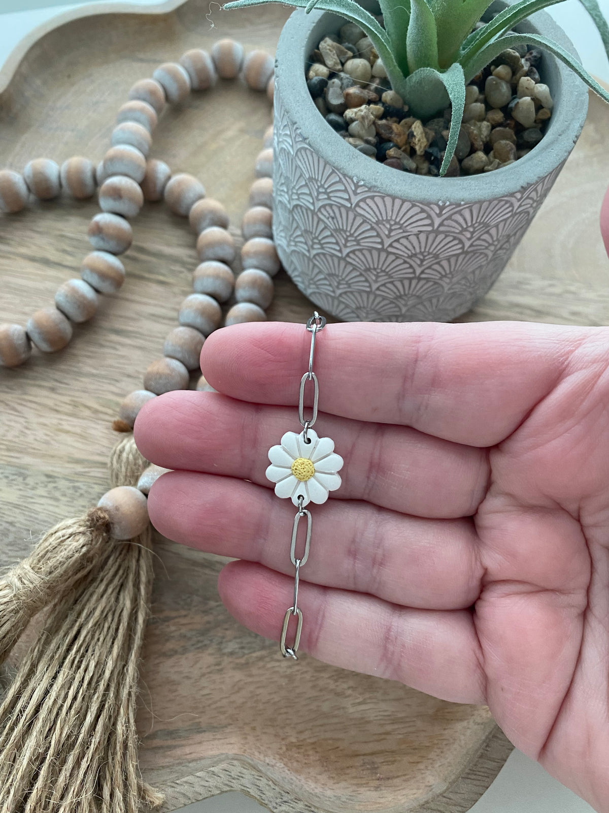 Daisy handmade polymer clay bracelets (silver or gold)