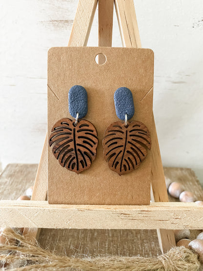 Wood monstera earrings collection