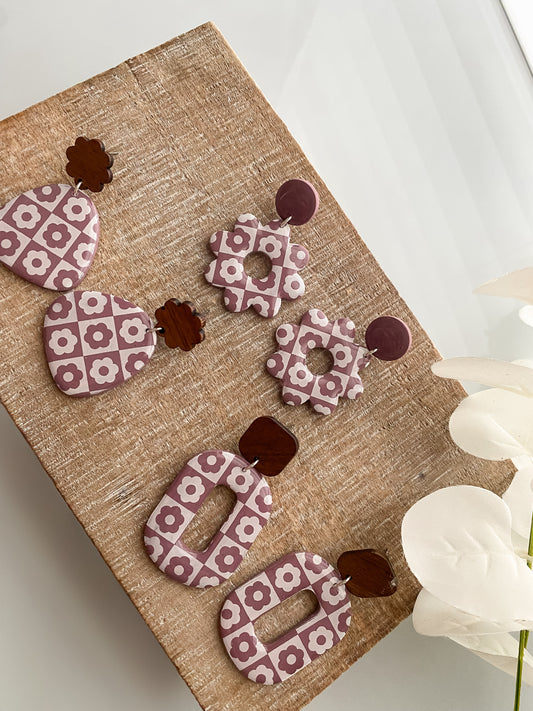 Mauve checkered flower earrings collection