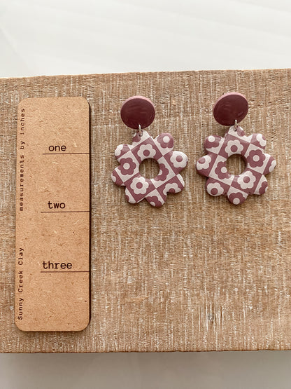 Mauve checkered flower earrings collection