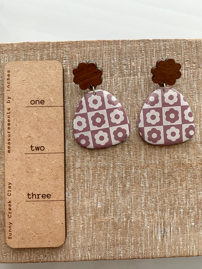 Mauve checkered flower earrings collection