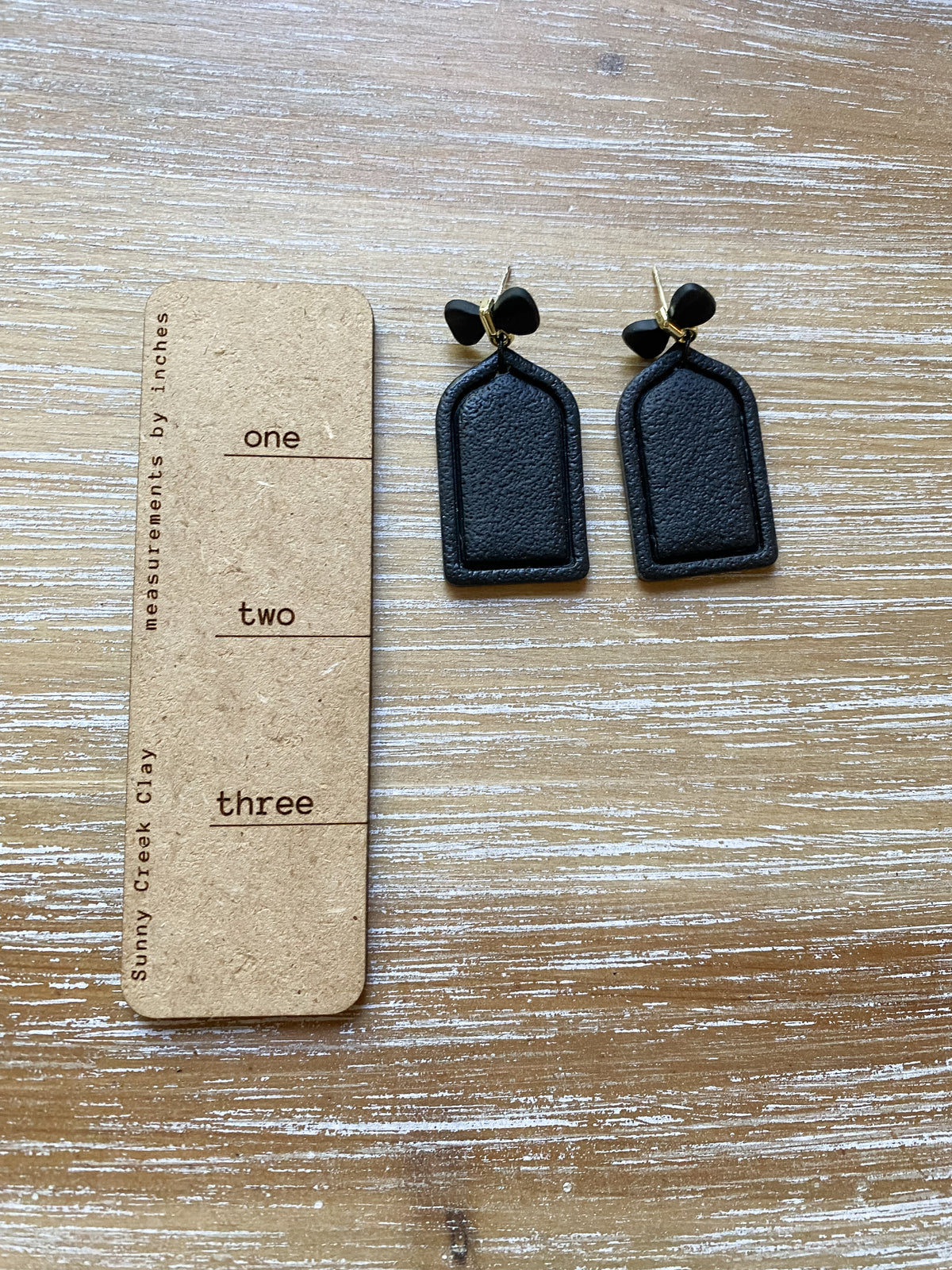 Medium black arch dangles (multiple styles)